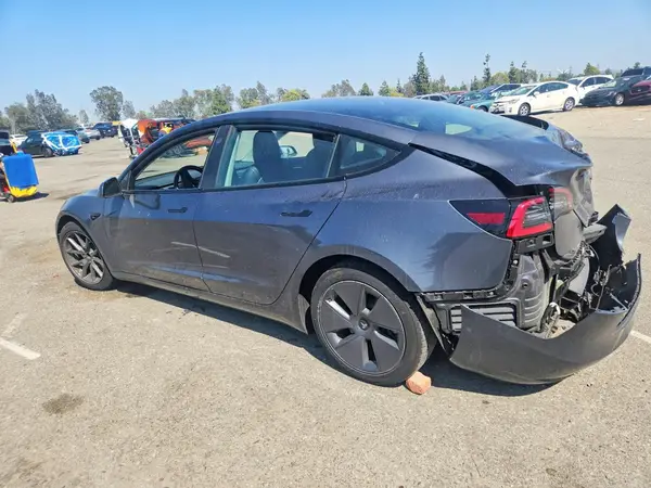 5YJ3E1EA0NF350100 2022 TESLA MODEL 3 - Image 2
