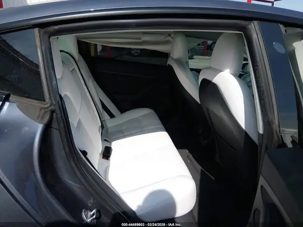 5YJ3E1EA0NF352462 2022 TESLA MODEL 3 - Image 8