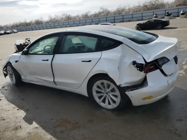 5YJ3E1EA0NF352803 2022 TESLA MODEL 3 - Image 2