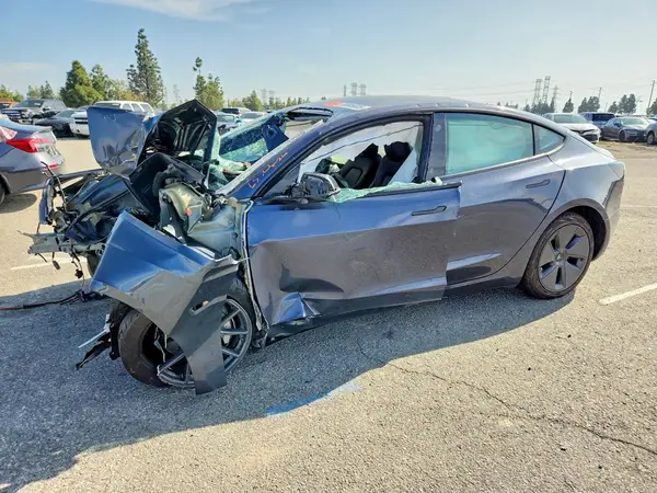 5YJ3E1EA0NF358729 2022 TESLA MODEL 3 - Image 1