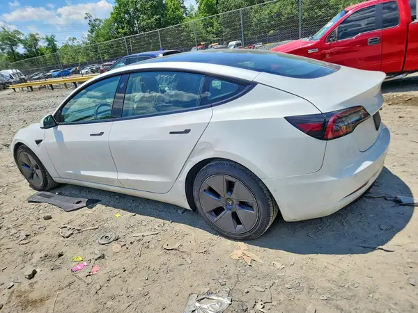 5YJ3E1EA0NF369441 2022 TESLA MODEL 3 - Image 2