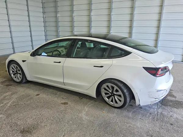 5YJ3E1EA0NF369567 2022 TESLA MODEL 3 - Image 2