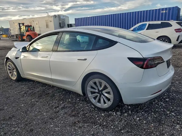 5YJ3E1EA0NF369925 2022 TESLA MODEL 3 - Image 2
