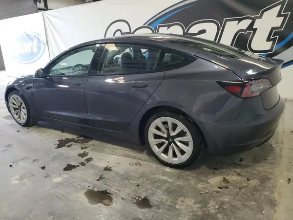 5YJ3E1EA0NF370038 2022 TESLA MODEL 3 - Image 2