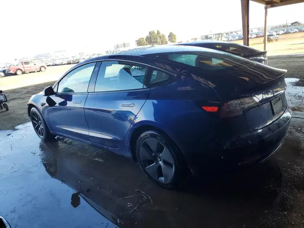 5YJ3E1EA0NF370069 2022 TESLA MODEL 3 - Image 2