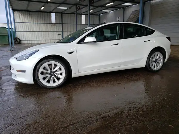 5YJ3E1EA0NF370184 2022 TESLA MODEL 3 - Image 1