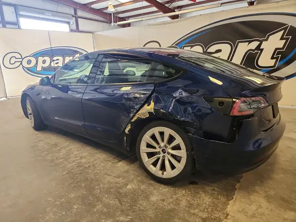 5YJ3E1EA0NF371075 2022 TESLA MODEL 3 - Image 2
