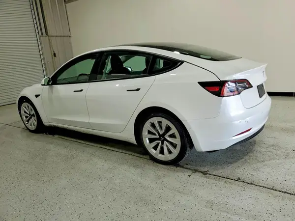 5YJ3E1EA0NF371397 2022 TESLA MODEL 3 - Image 2
