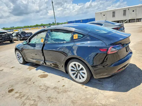 5YJ3E1EA0NF371447 2022 TESLA MODEL 3 - Image 2