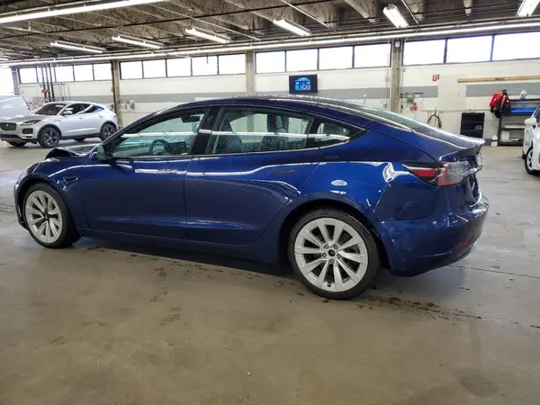 5YJ3E1EA0NF371593 2022 TESLA MODEL 3 - Image 2