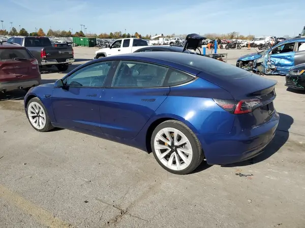5YJ3E1EA0NF371898 2022 TESLA MODEL 3 - Image 2