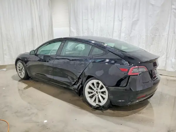 5YJ3E1EA0NF372064 2022 TESLA MODEL 3 - Image 2