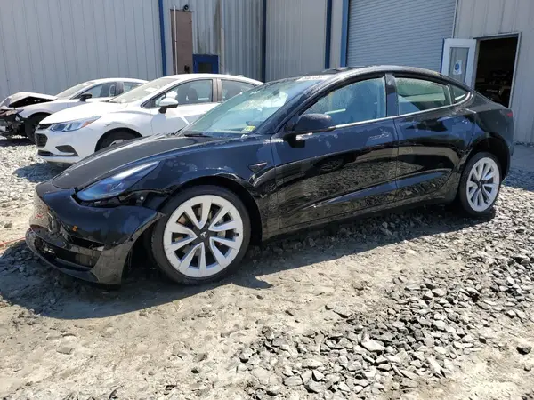 5YJ3E1EA0NF372436 2022 TESLA MODEL 3 - Image 1