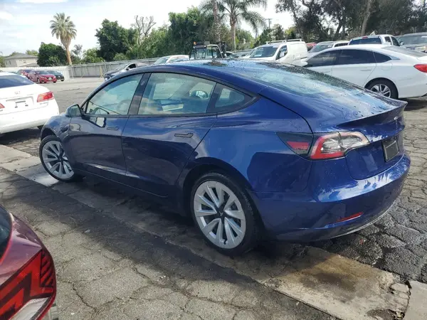 5YJ3E1EA0NF372646 2022 TESLA MODEL 3 - Image 2
