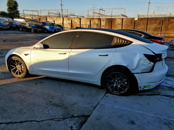 5YJ3E1EA0NF376714 2022 TESLA MODEL 3 - Image 2