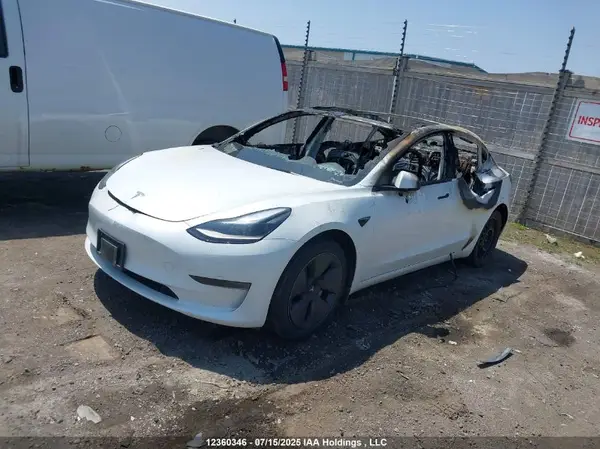 5YJ3E1EA0PF396383 2023 TESLA MODEL 3 - Image 2