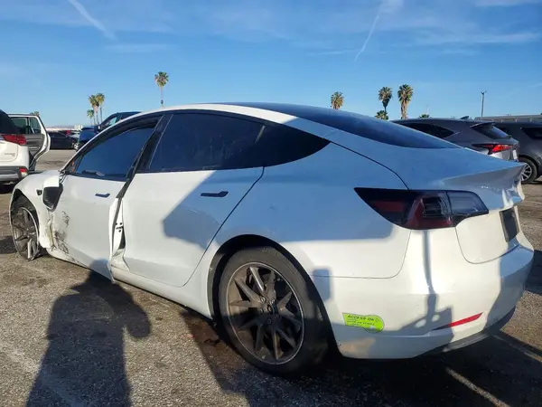 5YJ3E1EA0PF400870 2023 TESLA MODEL 3 - Image 2