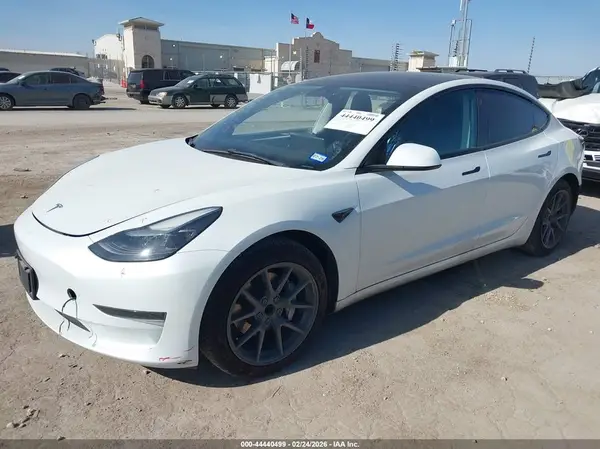 5YJ3E1EA0PF401226 2023 TESLA MODEL 3 - Image 2