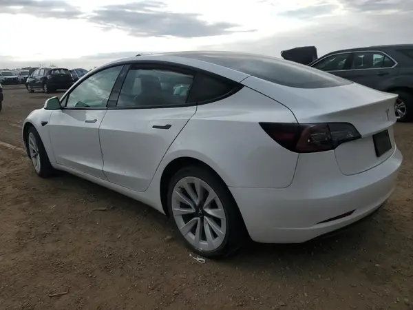 5YJ3E1EA0PF405728 2023 TESLA MODEL 3 - Image 2