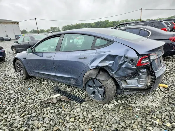 5YJ3E1EA0PF405924 2023 TESLA MODEL 3 - Image 2