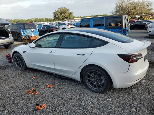 5YJ3E1EA0PF407396 2023 TESLA MODEL 3 - Image 2