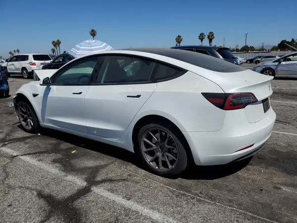 5YJ3E1EA0PF411898 2023 TESLA MODEL 3 - Image 2