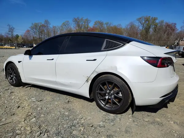 5YJ3E1EA0PF417040 2023 TESLA MODEL 3 - Image 2