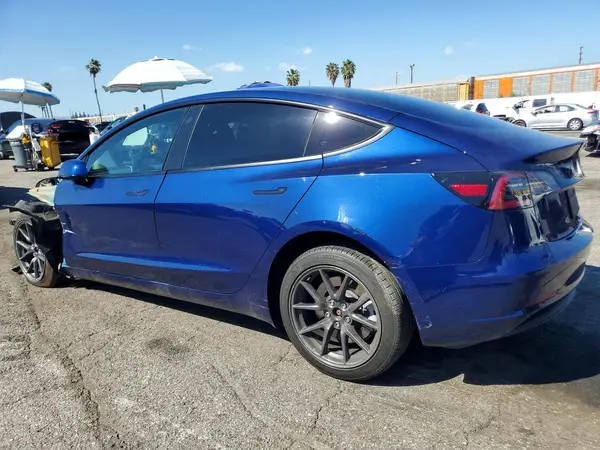 5YJ3E1EA0PF423419 2023 TESLA MODEL 3 - Image 2