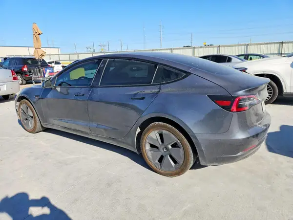 5YJ3E1EA0PF423503 2023 TESLA MODEL 3 - Image 2