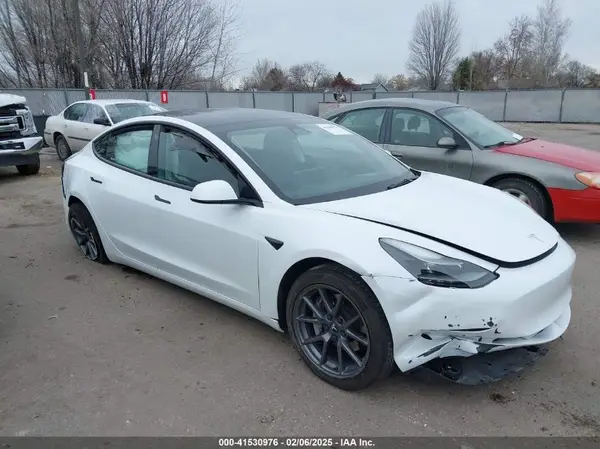 5YJ3E1EA0PF425171 2023 TESLA MODEL 3 - Image 1