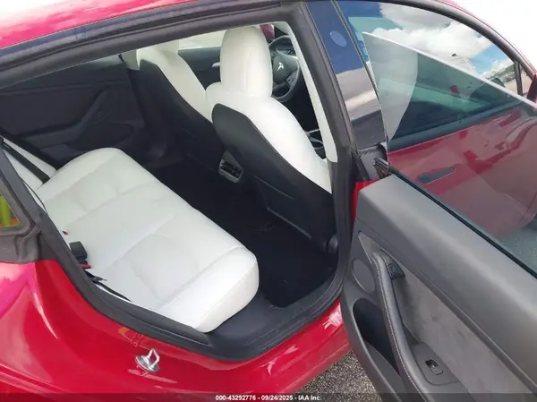 5YJ3E1EA0PF425669 2023 TESLA MODEL 3 - Image 8