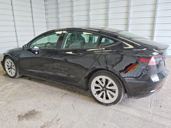 5YJ3E1EA0PF435408 2023 TESLA MODEL 3 - Image 2