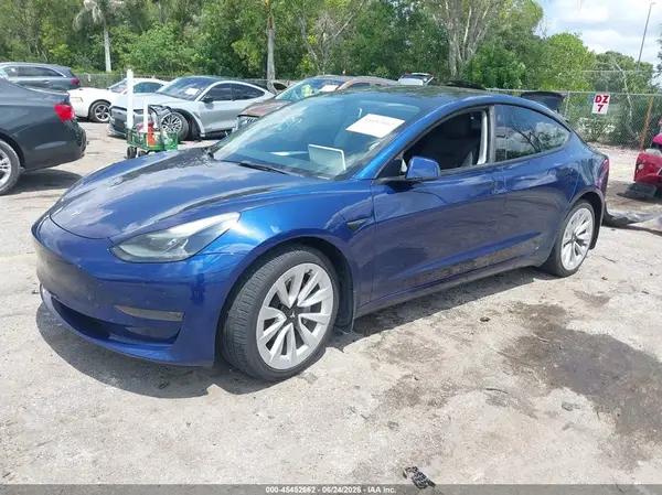 5YJ3E1EA0PF435957 2023 TESLA MODEL 3 - Image 2