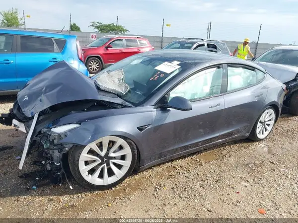 5YJ3E1EA0PF438499 2023 TESLA MODEL 3 - Image 2