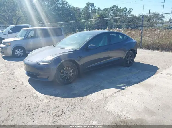 5YJ3E1EA0PF447431 2023 TESLA MODEL 3 - Image 2