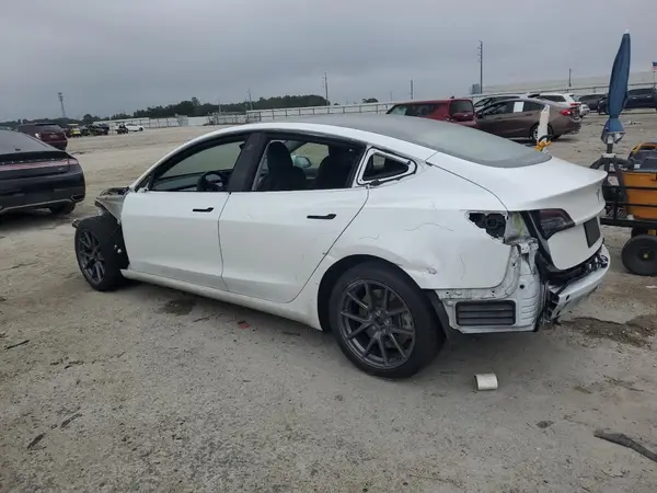 5YJ3E1EA0PF447803 2023 TESLA MODEL 3 - Image 2