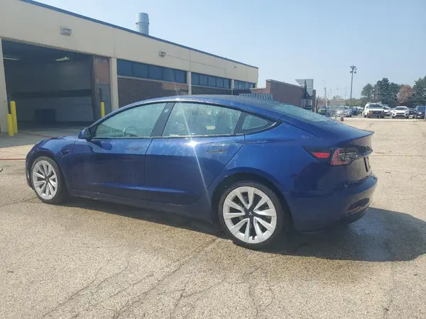 5YJ3E1EA0PF450250 2023 TESLA MODEL 3 - Image 2