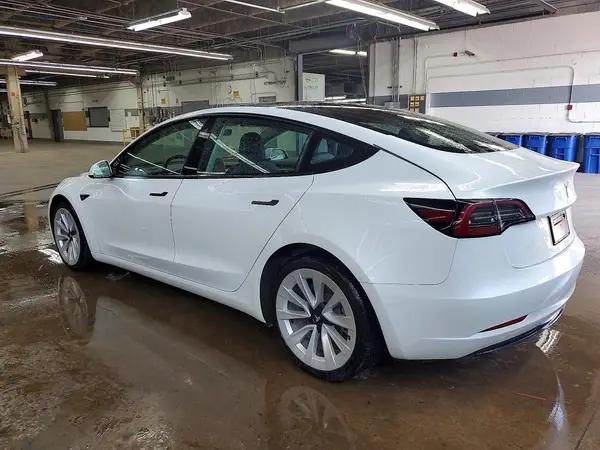 5YJ3E1EA0PF450264 2023 TESLA MODEL 3 - Image 2