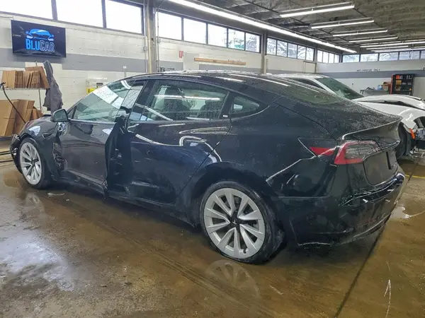 5YJ3E1EA0PF450300 2023 TESLA MODEL 3 - Image 2