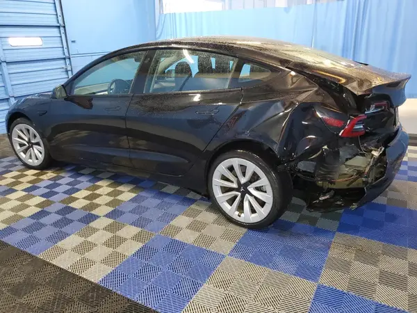 5YJ3E1EA0PF452063 2023 TESLA MODEL 3 - Image 2