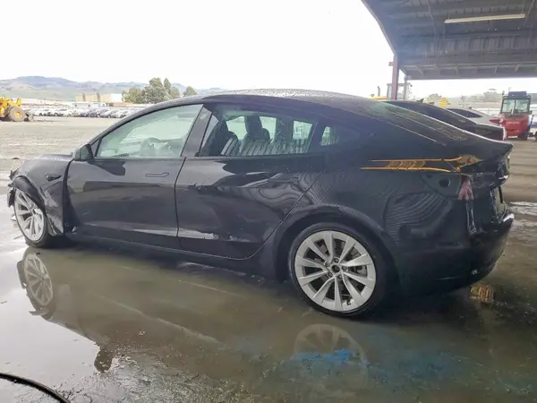 5YJ3E1EA0PF458929 2023 TESLA MODEL 3 - Image 2