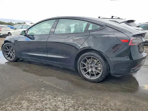 5YJ3E1EA0PF459496 2023 TESLA MODEL 3 - Image 2