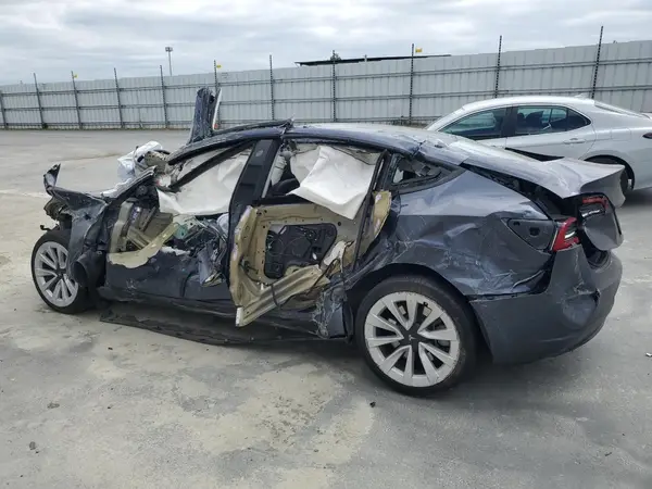 5YJ3E1EA0PF460230 2023 TESLA MODEL 3 - Image 2