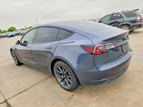 5YJ3E1EA0PF467727 2023 TESLA MODEL 3 - Image 2
