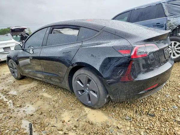 5YJ3E1EA0PF469395 2023 TESLA MODEL 3 - Image 2
