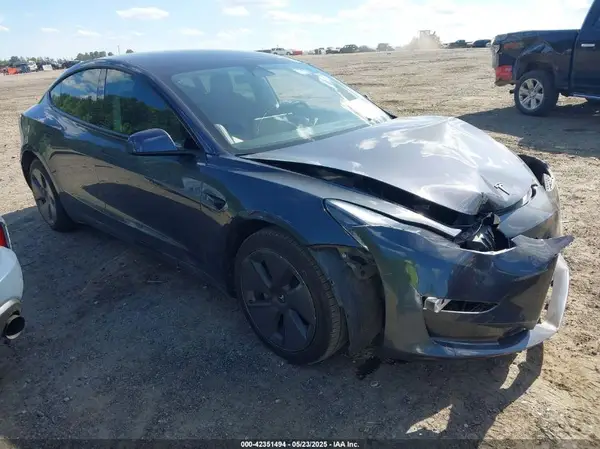 5YJ3E1EA0PF473754 2023 TESLA MODEL 3 - Image 1