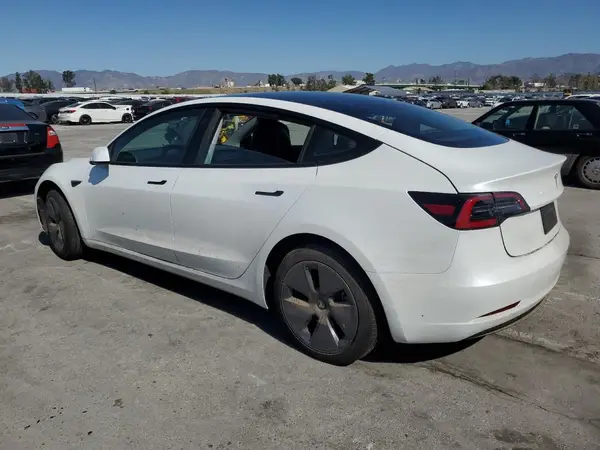 5YJ3E1EA0PF475732 2023 TESLA MODEL 3 - Image 2