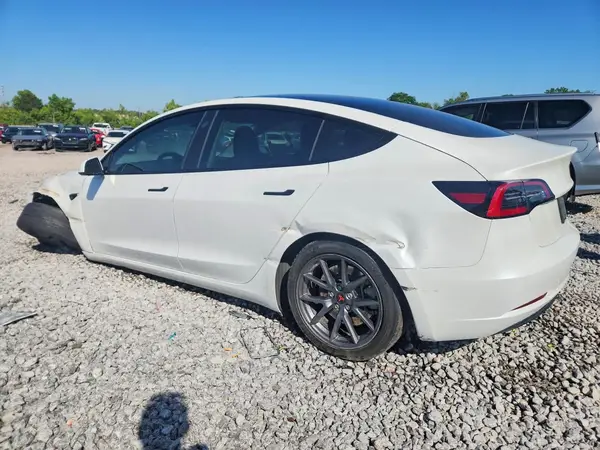 5YJ3E1EA0PF481899 2023 TESLA MODEL 3 - Image 2