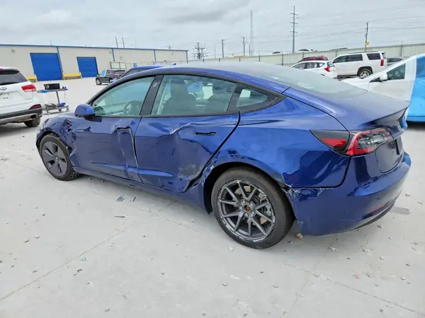 5YJ3E1EA0PF483250 2023 TESLA MODEL 3 - Image 2