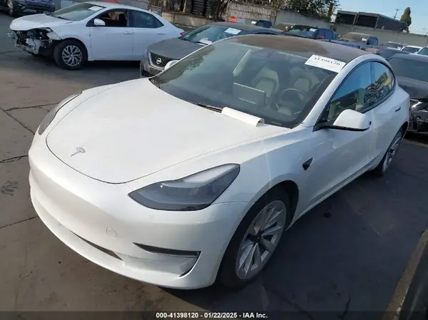 5YJ3E1EA0PF483569 2023 TESLA MODEL 3 - Image 2